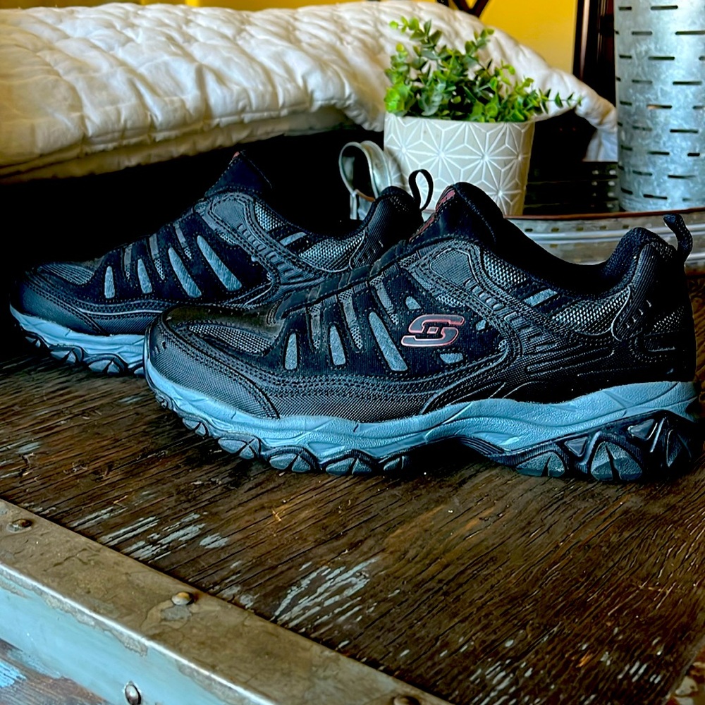 Brand new SKECHERS